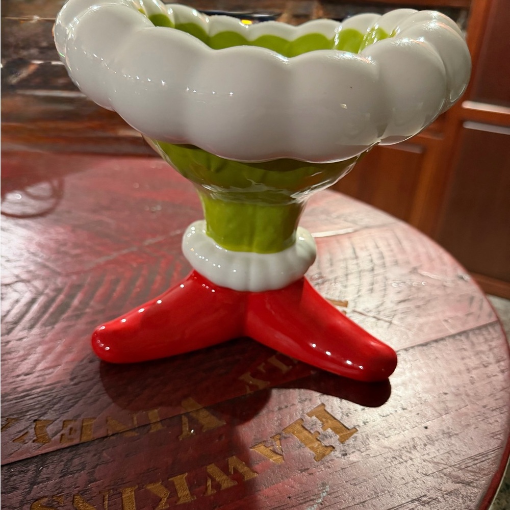 Festive Red and Green Ceramic Grinch bowl - Picture 4 of 11